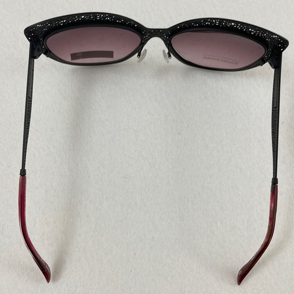 NEW BCBGMaxAzria Sunglases main image 6